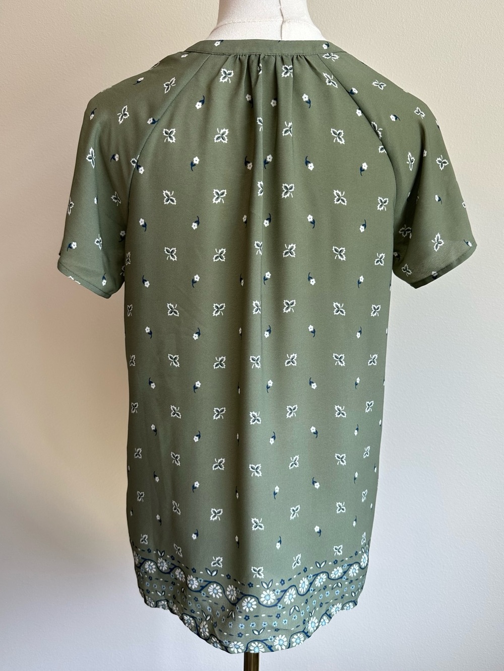 Old Navy Olive Green, Navy and White Floral Bandana V-Neck Blouse | SIZE XS - Picture 3 of 6